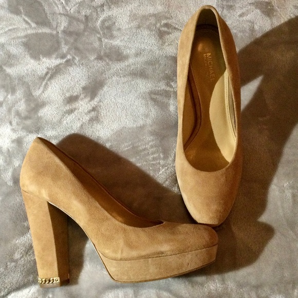 MICHAEL KORS PLATFORM SUEDE HEELS. Immaculate condition. - Picture 2 of 4